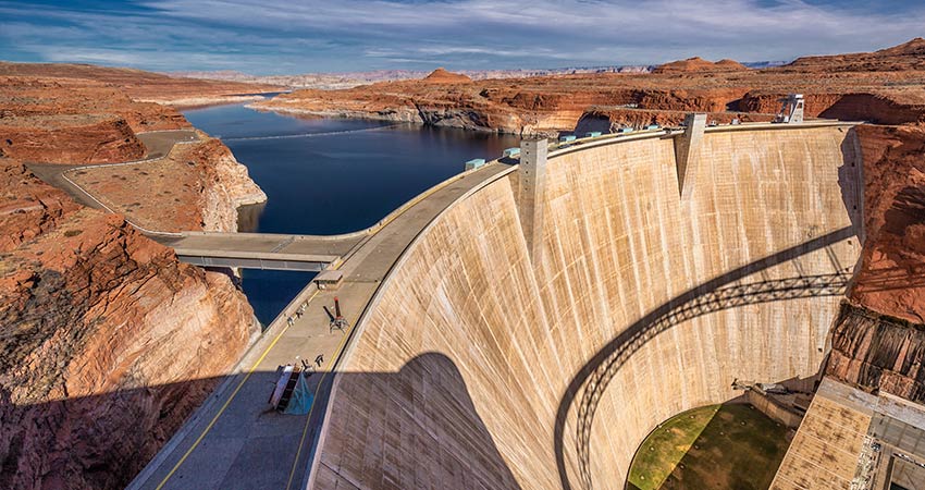 Aerial view of Lake Powell and Glen Canyon Dam in the desert of Arizona, USA.