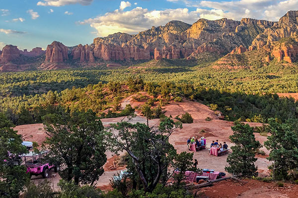 Small groups in Sedona eating a meal